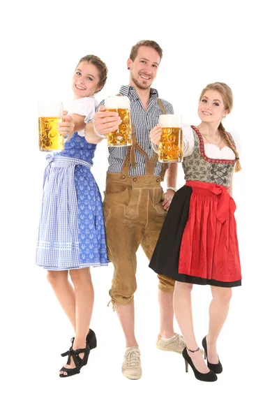 Twee Mooie Meisjes Dirndl Man Met Bier Geïsoleerd Wit — Stockfoto