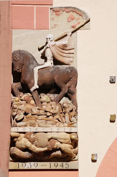 馬の骨格の彫刻は — ストック写真