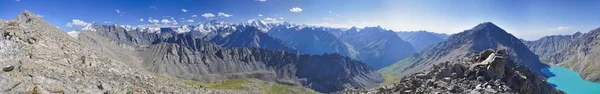Tien Shan Sıradağlarının Kırgızistan Daki Doğal Panoraması — Stok fotoğraf