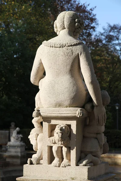 Rzeźba Berlińskim Friedrichshain — Zdjęcie stockowe