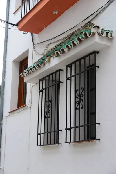 Дома Фасады Benarraba Costa Del Sol Испания — стоковое фото
