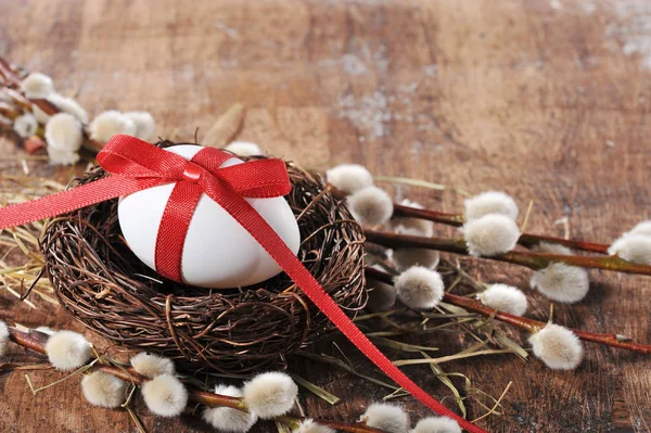 Catkins White Easter Egg Red Bow Old Wood — Stockfoto