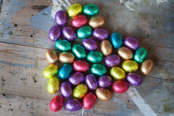 Uova Pasqua Cioccolato Avvolte Foglio Alluminio Colorato — Foto Stock