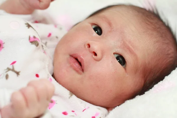 Bebê Recém Nascido Menina Japonesa — Fotografia de Stock