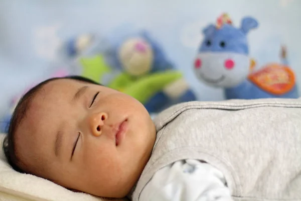 Dormir Bébé Garçon Japonais — Photo