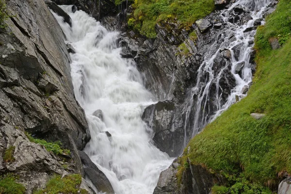 Kaskáda Oberbergtal Stubaital Stubai Tirol Rakousko Alpy Hory Hory Hory — Stock fotografie