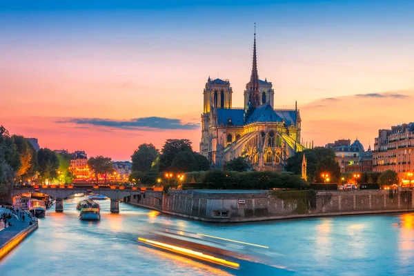 Pittoresk Stadsgezicht Van Kathedraal Van Notre Dame Paris Bij Zonsondergang — Stockfoto