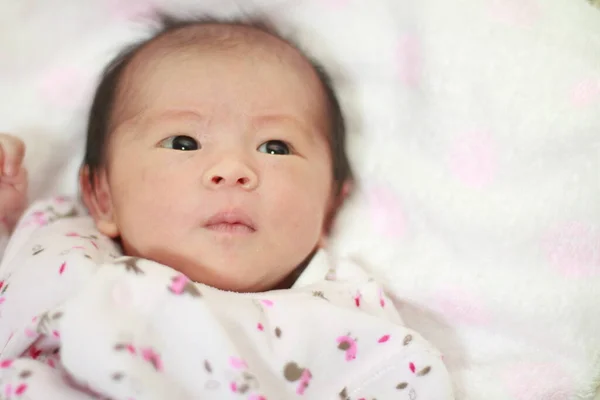 Новорожденный Ребенок Японская Девочка — стоковое фото