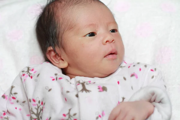 Bebé Recién Nacido Niña Japonesa — Foto de Stock