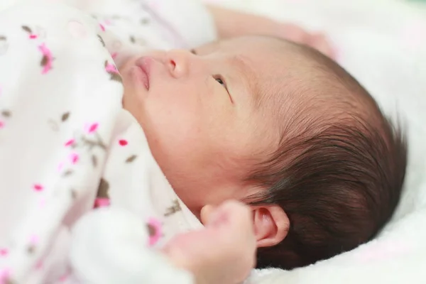 Bebé Recién Nacido Niña Japonesa —  Fotos de Stock