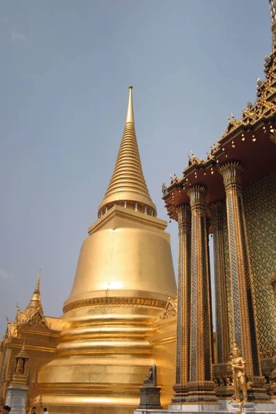 Wat Pra Kaew Бангкоке — стоковое фото