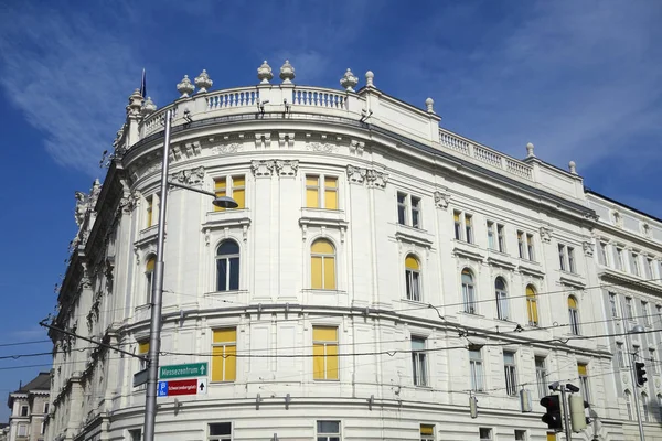Изящный Фасад Вене — стоковое фото