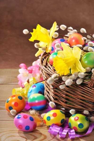 Easter Basket Eggs Daffodils Old Wooden Boards — Stock Photo, Image