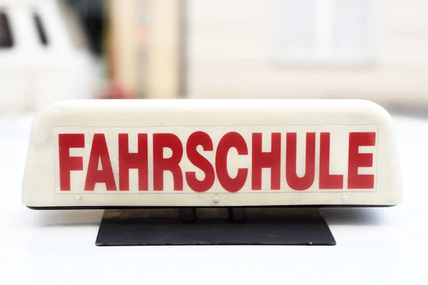 Fahrschulschild Auf Autodach — Stockfoto