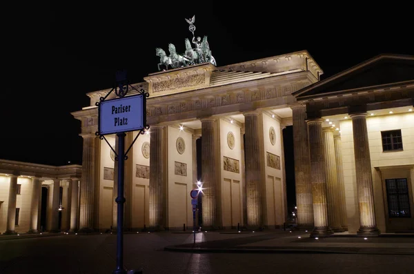 Geceleri Berlin Deki Brandenburg Kapısı — Stok fotoğraf