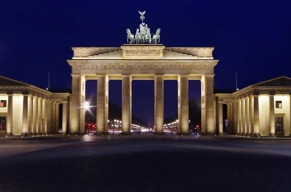 Geceleri Berlin Deki Brandenburg Kapısı — Stok fotoğraf