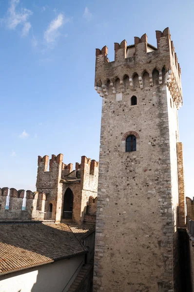 Torre Sirmione Ciudadela Lago Garda Italia — Foto de Stock