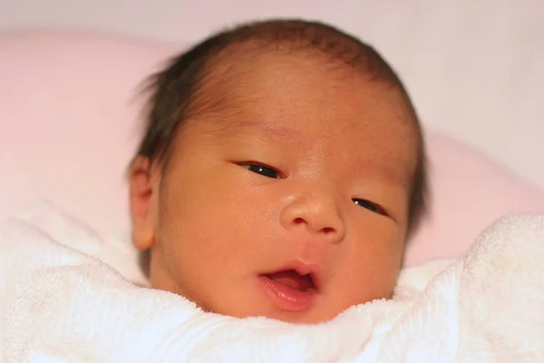 Νεογέννητο Μωρό Ιαπωνικό Αγόρι — Φωτογραφία Αρχείου