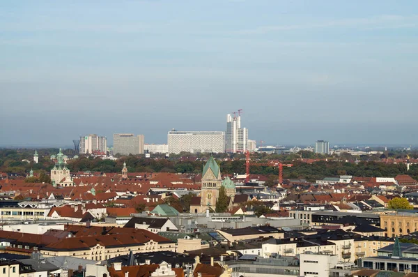 München Die Hauptstadt Bayerns Beherbergt Jahrhunderte Alte Gebäude Und Zahlreiche — Stockfoto