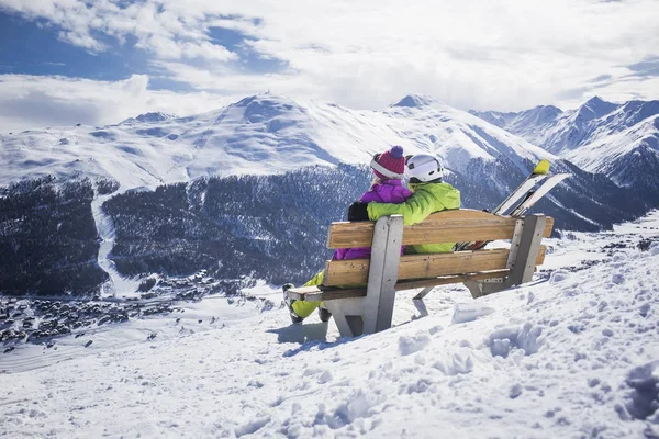 Love Friendship Bench Resting Alpine Skiing — Stock Photo, Image