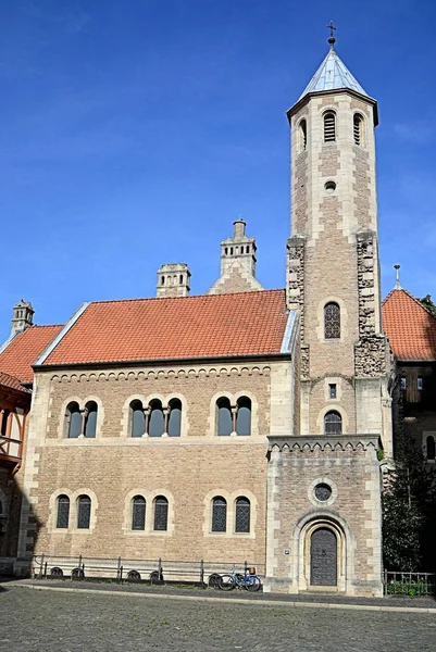 Malebný Pohled Majestátní Středověkou Hradní Architekturu — Stock fotografie