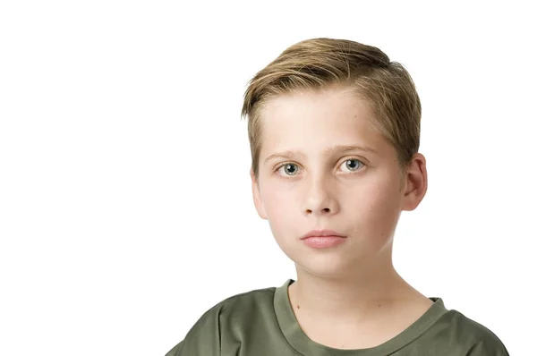 Πορτραίτο Ενός Νεαρού Αρσενικού Εφήβου Shirt Λευκό Φόντο Που Κοιτάζει — Φωτογραφία Αρχείου