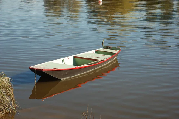 Boot Auf Einem Fluss — Stockfoto