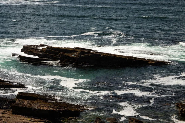 Скелясті Плити Морі — стокове фото