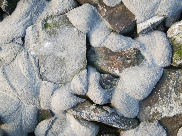 Beton Dolu Boşluklarla Yerde Yatan Taşların Biçimlendirici Görünümü — Stok fotoğraf