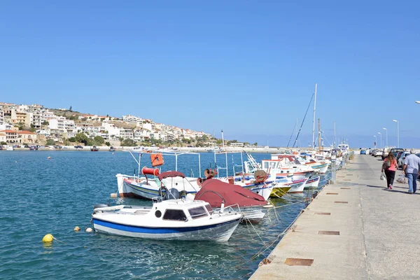 Sitia Beton Liman Balıkçı Limanı Yunan Akdeniz Balıkçı Teknesi Tekne — Stok fotoğraf