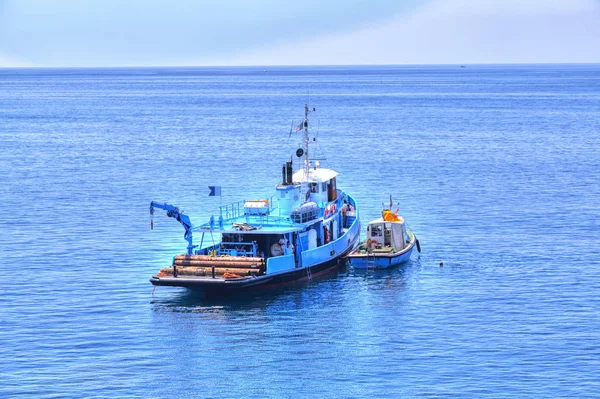 Човни Біля Узбережжя Лігурії Італія Біля Морського Порту Камоглі Блакитному — стокове фото