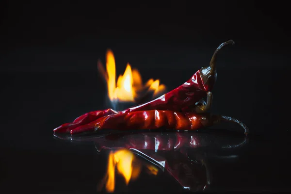 Red Hot Chili Peper Brand Een Zwarte Achtergrond — Stockfoto