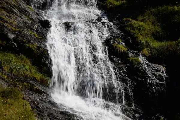 Vattenfall Kaskad Stubai Stubai Alperna Alperna Tirol Austrien Berg Berg — Stockfoto