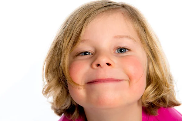 Μικρό Χαμογελαστό Κορίτσι Μπροστά Από Λευκό Φόντο — Φωτογραφία Αρχείου