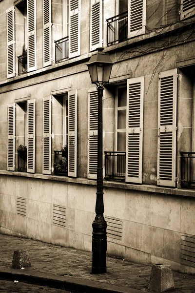 Lámpaoszlop Utcasarok Párizsban Szépia — Stock Fotó