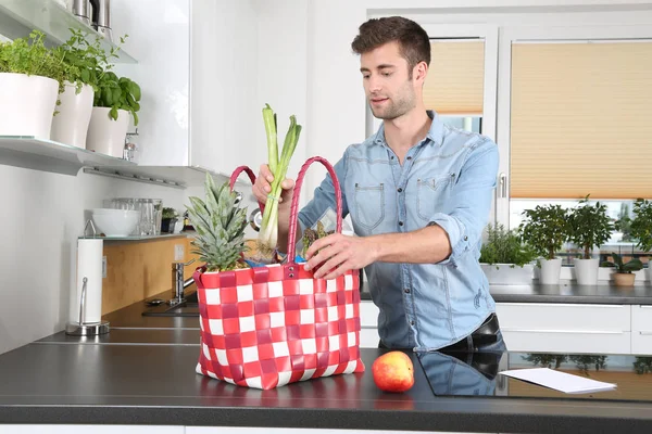 Man Keuken — Stockfoto