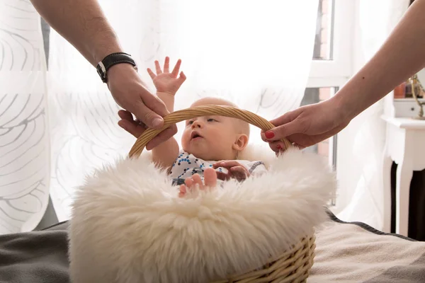 Neugeborenes Baby Korb — Stockfoto