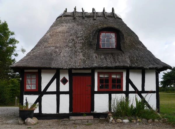 デンマークのエルベントフトにあるチューダースタイルの家 — ストック写真
