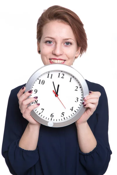 Mujer Joven Sosteniendo Reloj — Foto de Stock