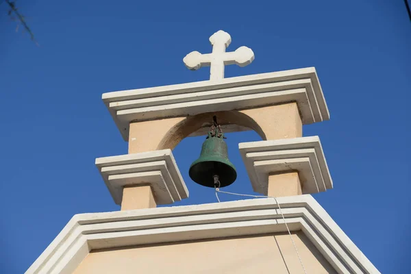 Kostel Mochlos Beton Řecko Věž Zvonice Zvonice Kostelní Zvon Náboženství — Stock fotografie