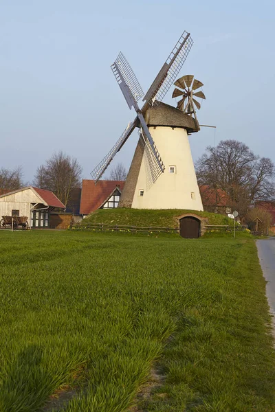 風車Suedhemman South Hemmern Hille Germany はオランダの風車で Westphalia Mill Street Westfaelische — ストック写真