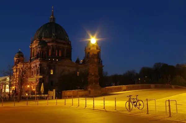 Berlin Katedralen Vid Den Blå Timmen — Stockfoto