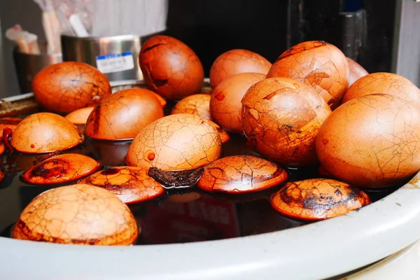 Huevos Pascua Una Cesta —  Fotos de Stock