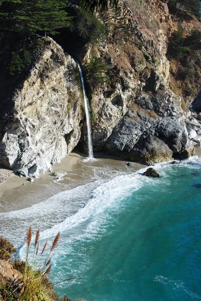 Aussicht Auf Den Mcway Wasserfall Julia Pfeiffer Burns State Park — Stockfoto