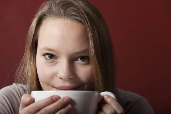 Mulher Com Uma Xícara Café — Fotografia de Stock