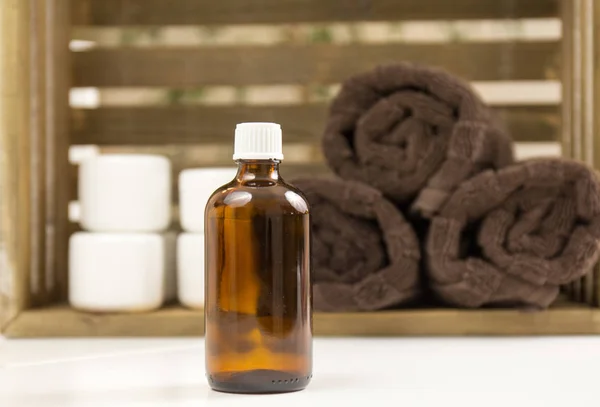 Glass Bottle Lotion Towels — Stock Photo, Image