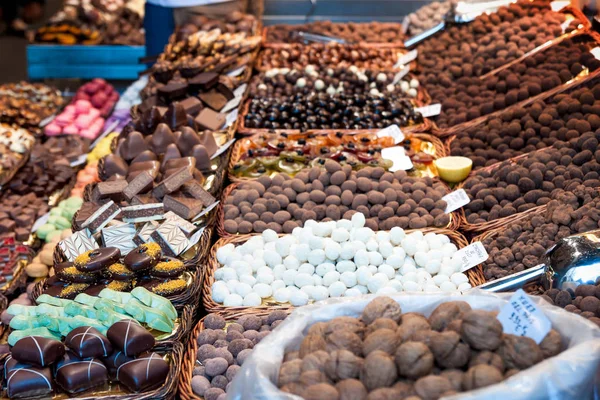 Seleção Vários Doces Espanhóis Cestas Mercado — Fotografia de Stock