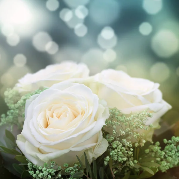 Romantisk Bröllopsbukett Med Vita Rosor — Stockfoto