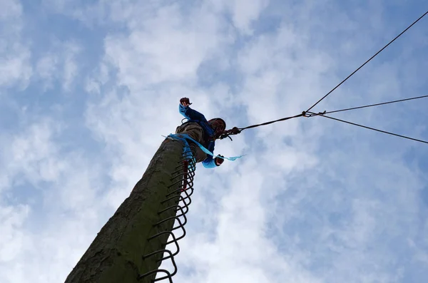 Salte Del Poste Mierda Erlebnispaedagogisches Persoenlichkeitstraining Team Training Ropes Tobelropes — Foto de Stock