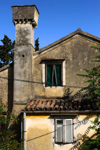 Fachada Uma Antiga Casa Abandonada Croácia — Fotografia de Stock